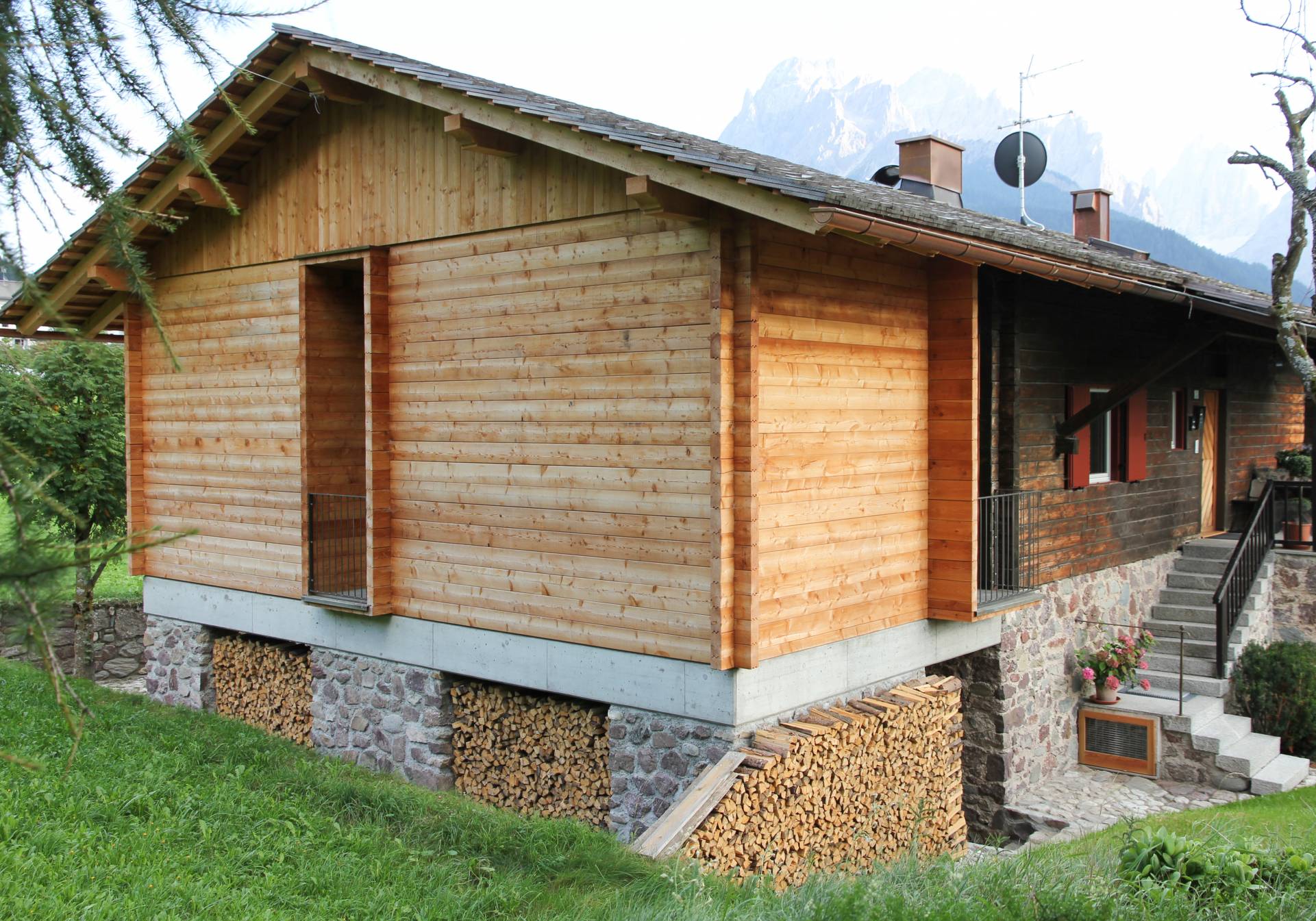 Sanierung Haus C, Sexten (2014): Nordwestansicht. Architekt Johannes Watschinger.